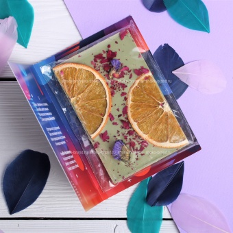 Малая шоколадка ручной работы с открыткой 8 марта