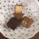 Ассорти трюфелей и нарезных конфет 28 шт Ассорти трюфелей и нарезных конфет 28 шт